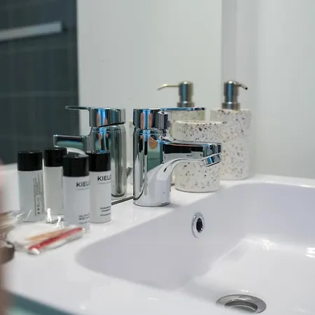 Neuf, Avec Terrasse, Parking Et Ascenseur *